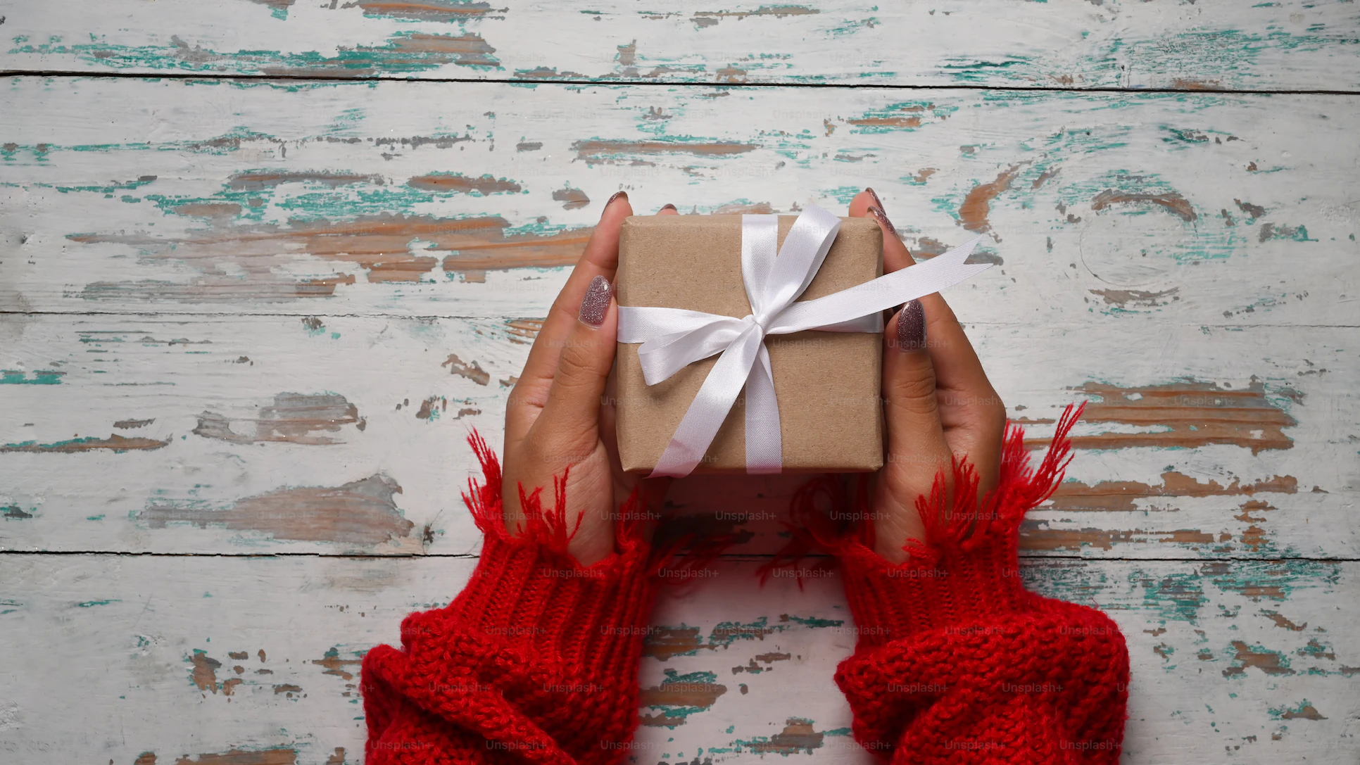 Holiday Buying Guide for Sustainable Wrapping Paper and Gift Boxes